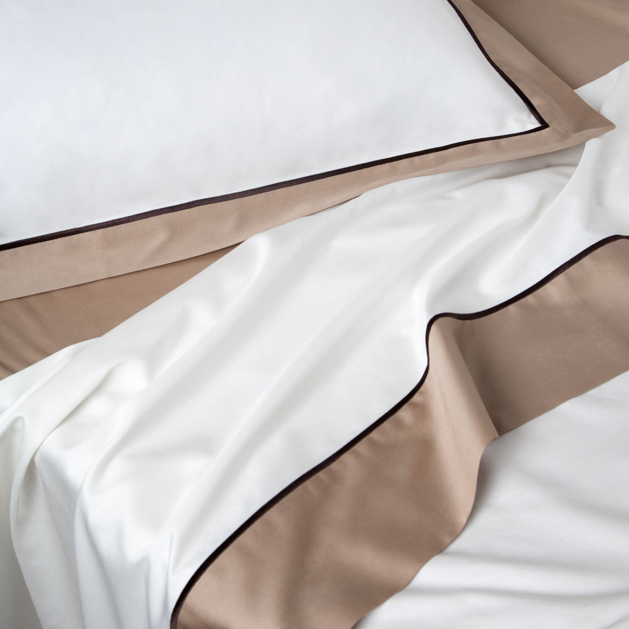 Set Lenzuola 4 Pezzi King Size | Stampa Falena Dorata Bohémien | Microfibra - Foto 2