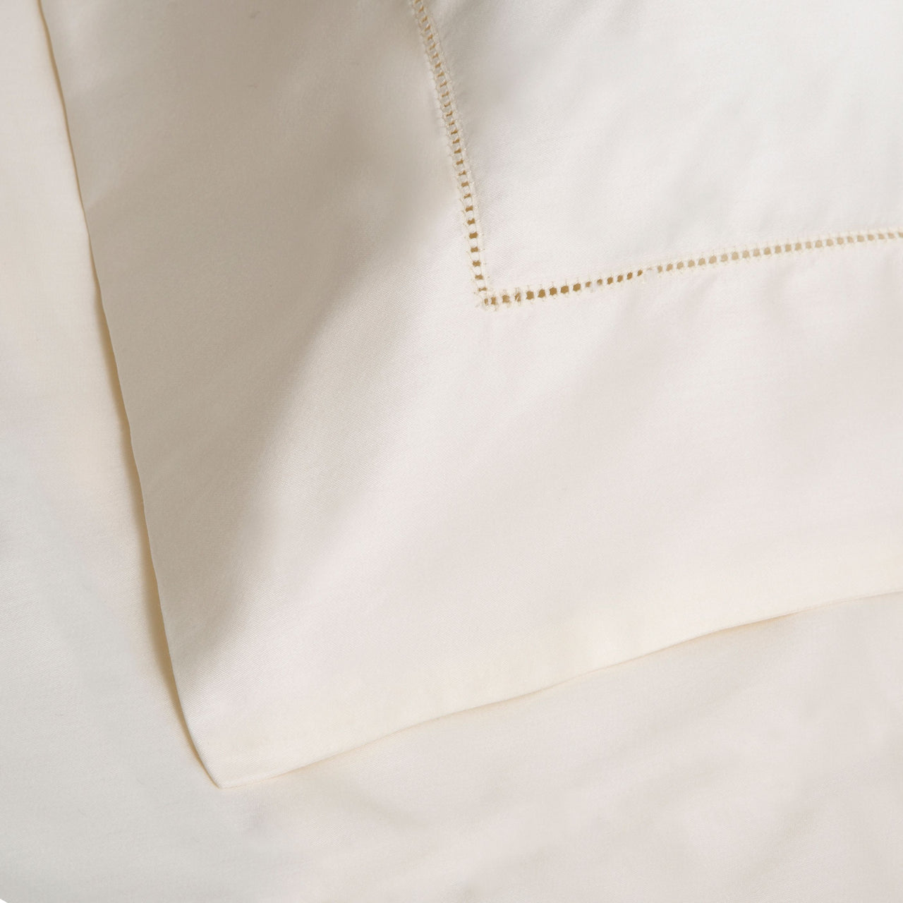 Completo Letto Elegance Ajour in raso di cotone