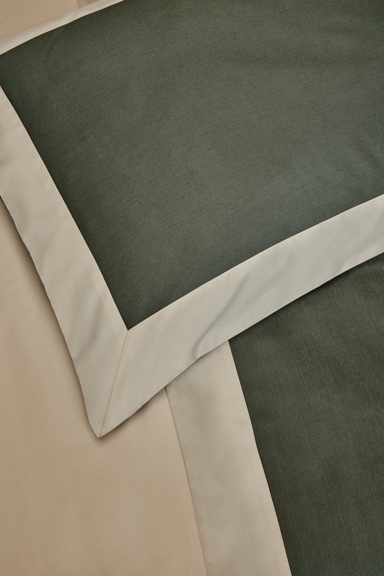 Completo letto Apollo in raso di cotone 300 TC